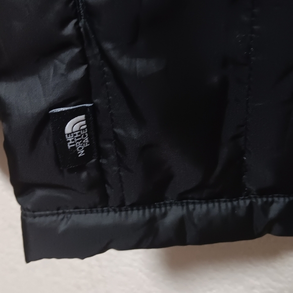 Women's North face quilted, pull overcoat. - Picture 3 of 5